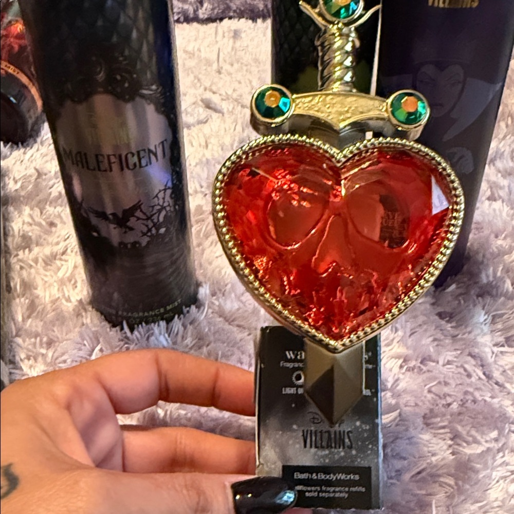 Disney Villains Bath & body works Set - 5 pc set - Picture 2 of 9
